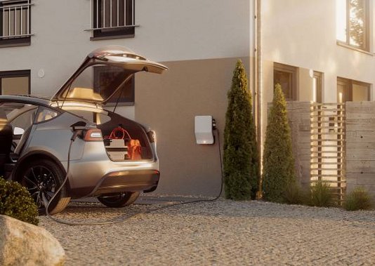 Landhaus-142-modern-Strasse-Putz-WallBox